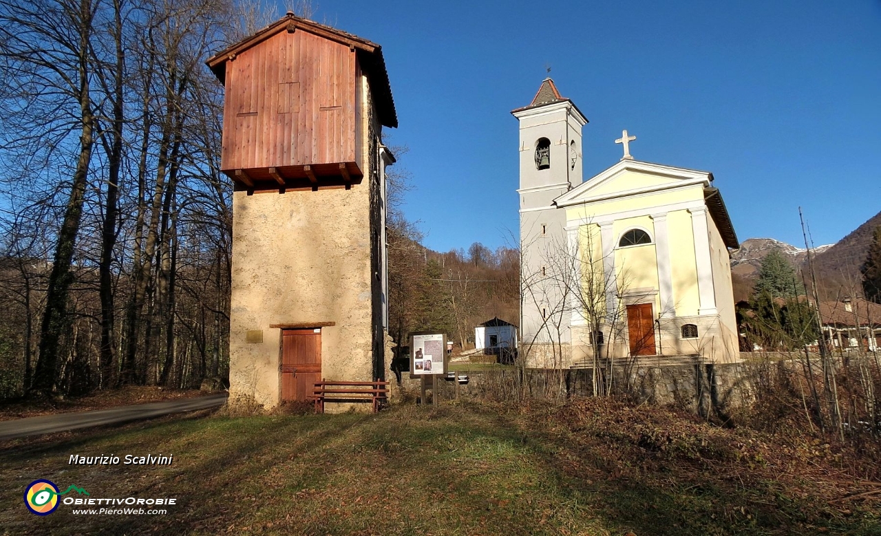 01 La Chiesa di San Bartolomeo e il Roccolo....JPG